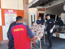 Ambulans Dokkes Polresta Cirebon Bantu Rujuk Warga Sidawangi ke RSUD Waled