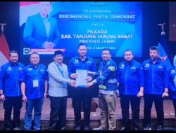 DPP Partai Demokrat Secara Resmi Menyerahkan Surat Rekomendasi untuk Paslon Cabup dan Wabup Tanjab Barat UAS-Katamso 