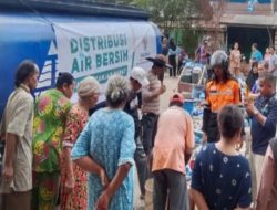 Lama tak Hujan, BAZNAS Tanjab Barat salurkan Air Bersih buat Masyarakat 