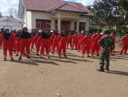 Tanamkan Disiplin Di Sekolah, Babinsa Koramil Kademangan Latih PBB Siswa-Siswi SDI Aisyiyah