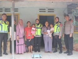 Kapolresta Cirebon Pimpin Patroli Roda Dua berikan Bantuan kepada Anak Asuh Stunting