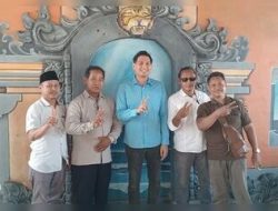 Masyarakat Pesisir Balongan menyambut Antusias saat Didatangi Paslon Nomor 2 Lucky Sae di Pantai Tirta Ayu