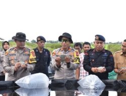 Sangat Humanis, Kapolres Bireuen Serahkan 3000 Bibit Ikan Nila, Untuk Masyarakat, Dukung Program Ketahanan Pangan