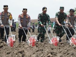 Panglima TNI dan Kapolri Hadiri Peluncuran Gugus Tugas Ketahanan Pangan Polri di Jawa Timur