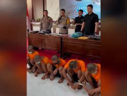 Enam remaja “gengster” ditangkap dan ditahan di Polres Mojokerto Kota, Polda Jatim.