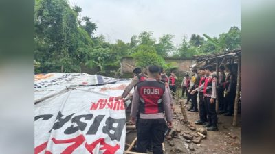 Markas Sabung Ayam di Jurangjero, Desa Singowangi, Kec. Kutorejo Mojokerto di obrak-abrik Polisi