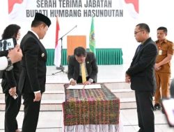 Serah Terima Jabatan Bupati Humbahas Oloan-Rebeka: Siap Lanjukan Program Lama Bersama Program Baru Kearah Lebih Maju.