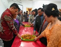 Toga Marbun Doakan Dr Oloan P. Nababan SH MH dan Junita Rebeka Marbun SH M.AP Melayani di Humbang Hasundutan.