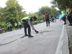 Kapolres Bojonegoro Pimpin Survei Jalan Rusak Menjelang Mudik Idul Fitri