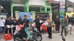 Pemdes Mayangkawis dan BKP Bagikan 500 Takjil Kepengguna Jalan