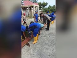 Tim SAR Korpolairud Bangun Jembatan Sementara, Di Korong Maranci, Padang Pariaman.
