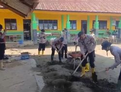 Dukungan Pendidikan Pulih Cepat Pasca Banjir, Polres Pidie Jaya Bersihkan Sekolah MIN 1.
