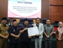 Perkuat Kapasitas Fiskal, Bupati Jombang Serahkan Raperda Pengelolaan BMD ke DPRD